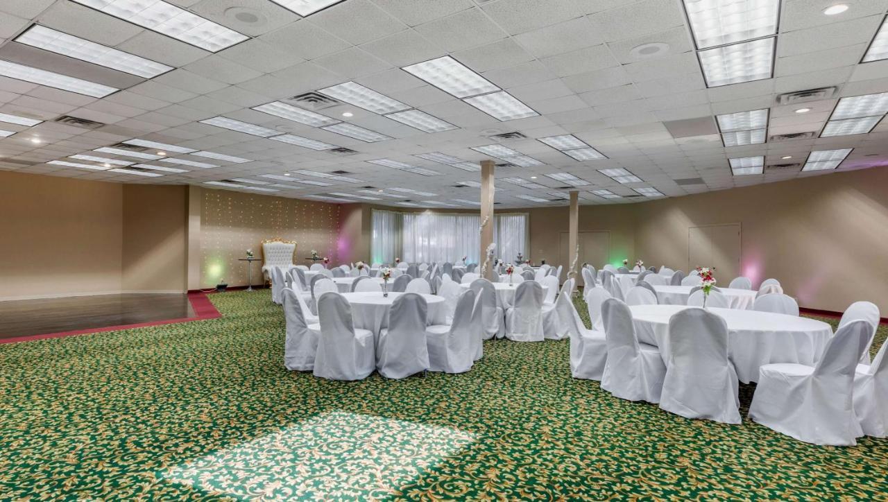 Magnuson Grand Hotel And Conference Center Tyler Bagian luar foto