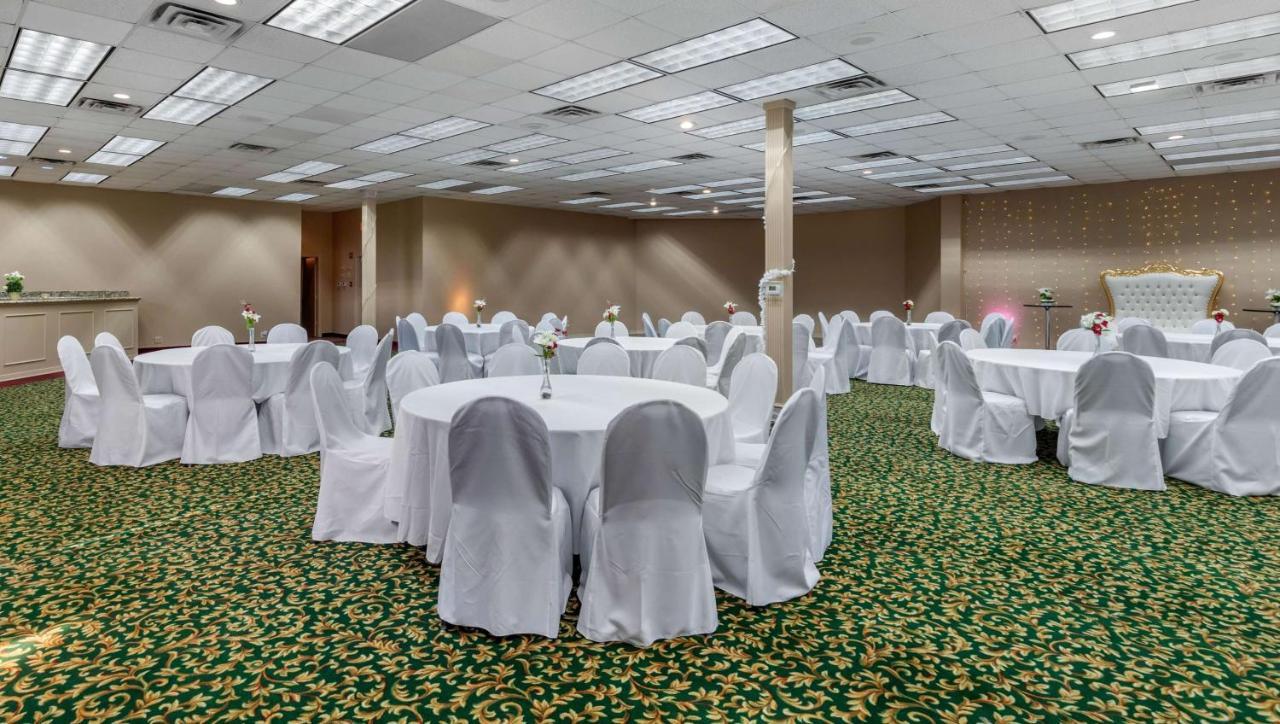 Magnuson Grand Hotel And Conference Center Tyler Bagian luar foto
