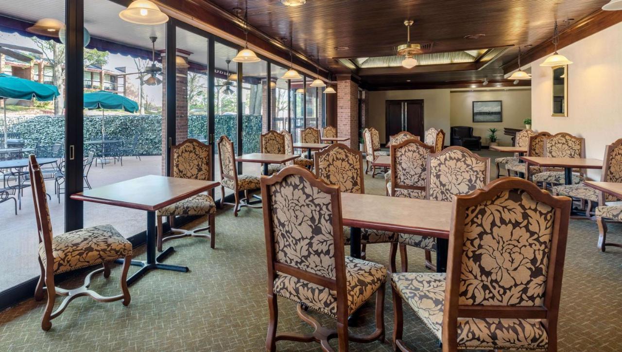 Magnuson Grand Hotel And Conference Center Tyler Bagian luar foto