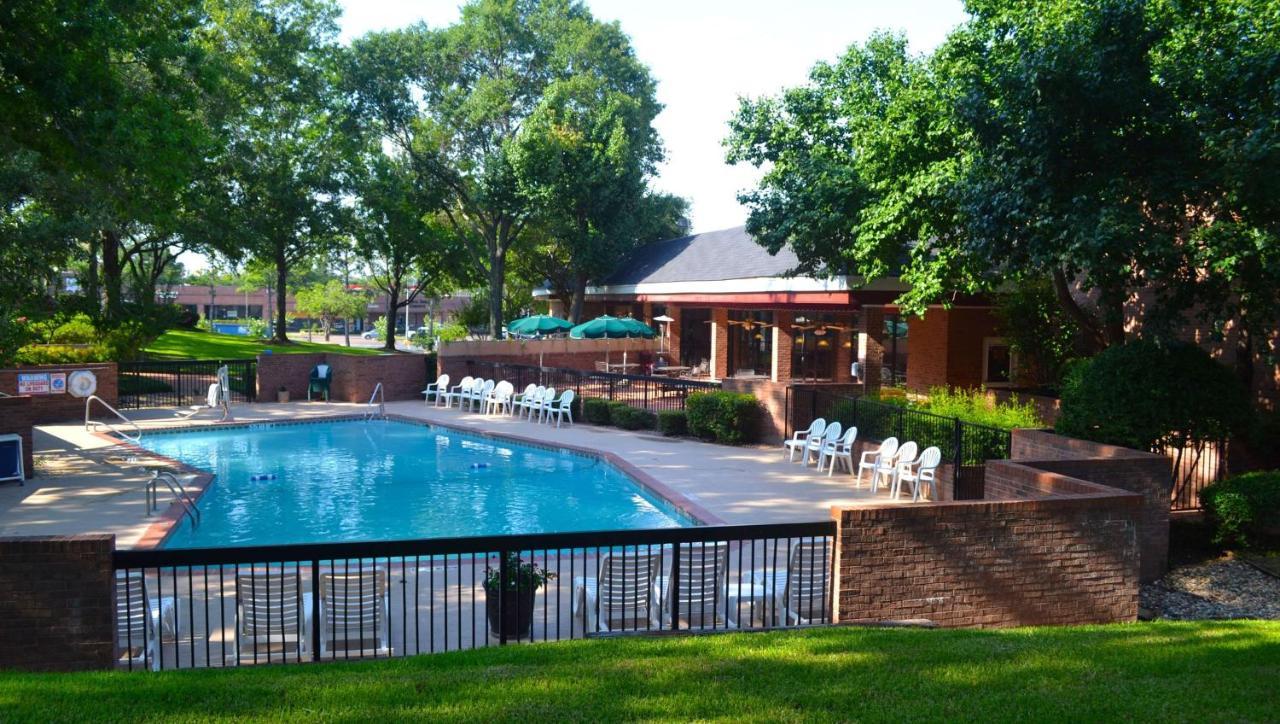 Magnuson Grand Hotel And Conference Center Tyler Bagian luar foto