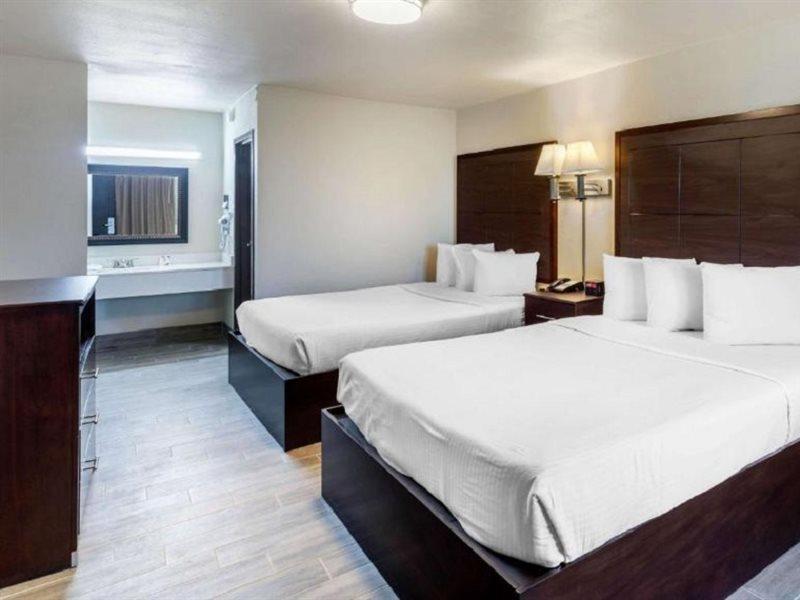 Magnuson Grand Hotel And Conference Center Tyler Bagian luar foto