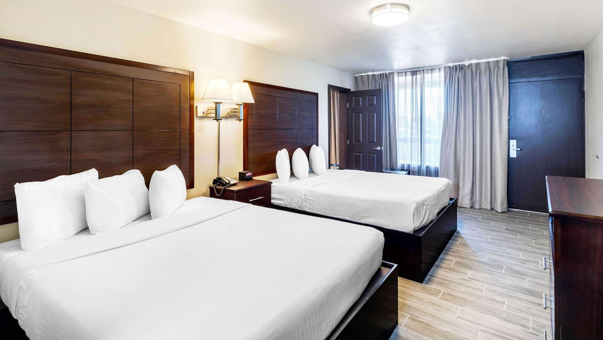 Magnuson Grand Hotel And Conference Center Tyler Bagian luar foto
