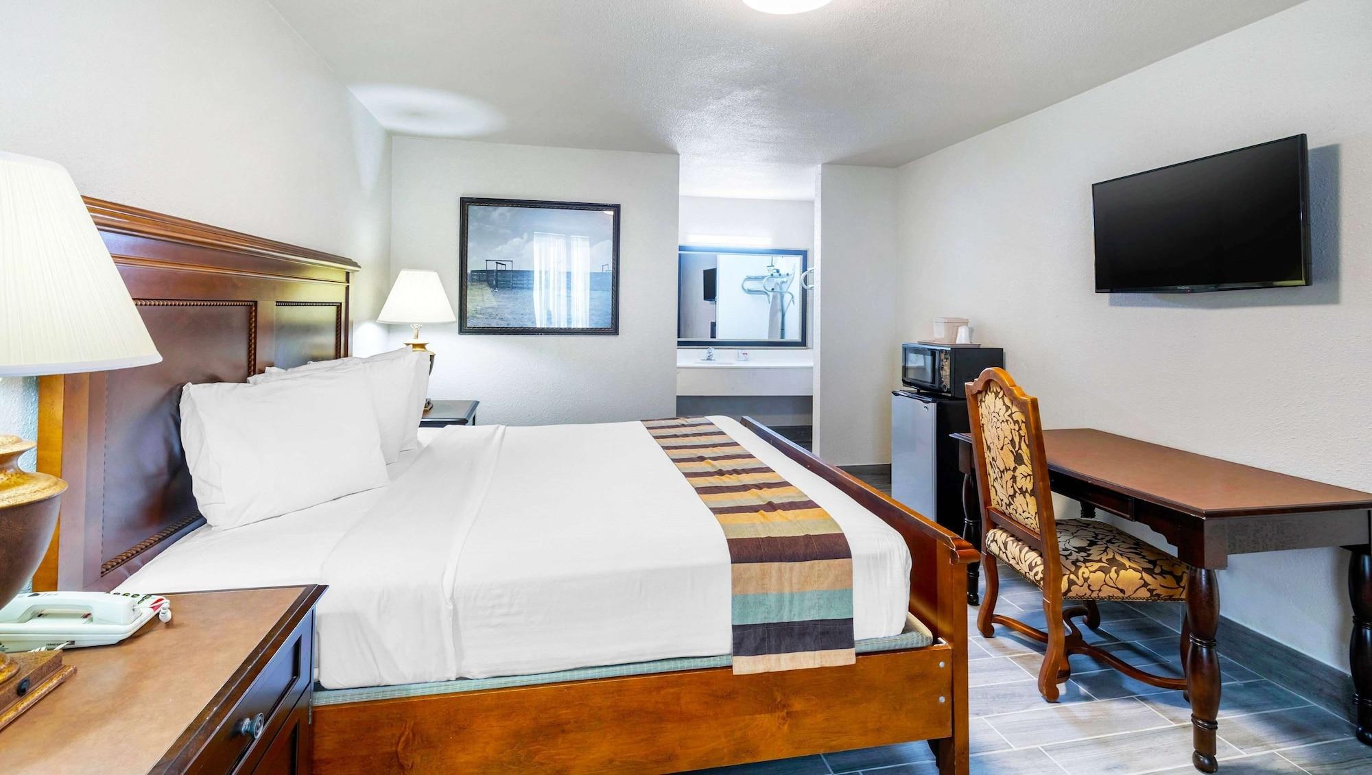 Magnuson Grand Hotel And Conference Center Tyler Bagian luar foto