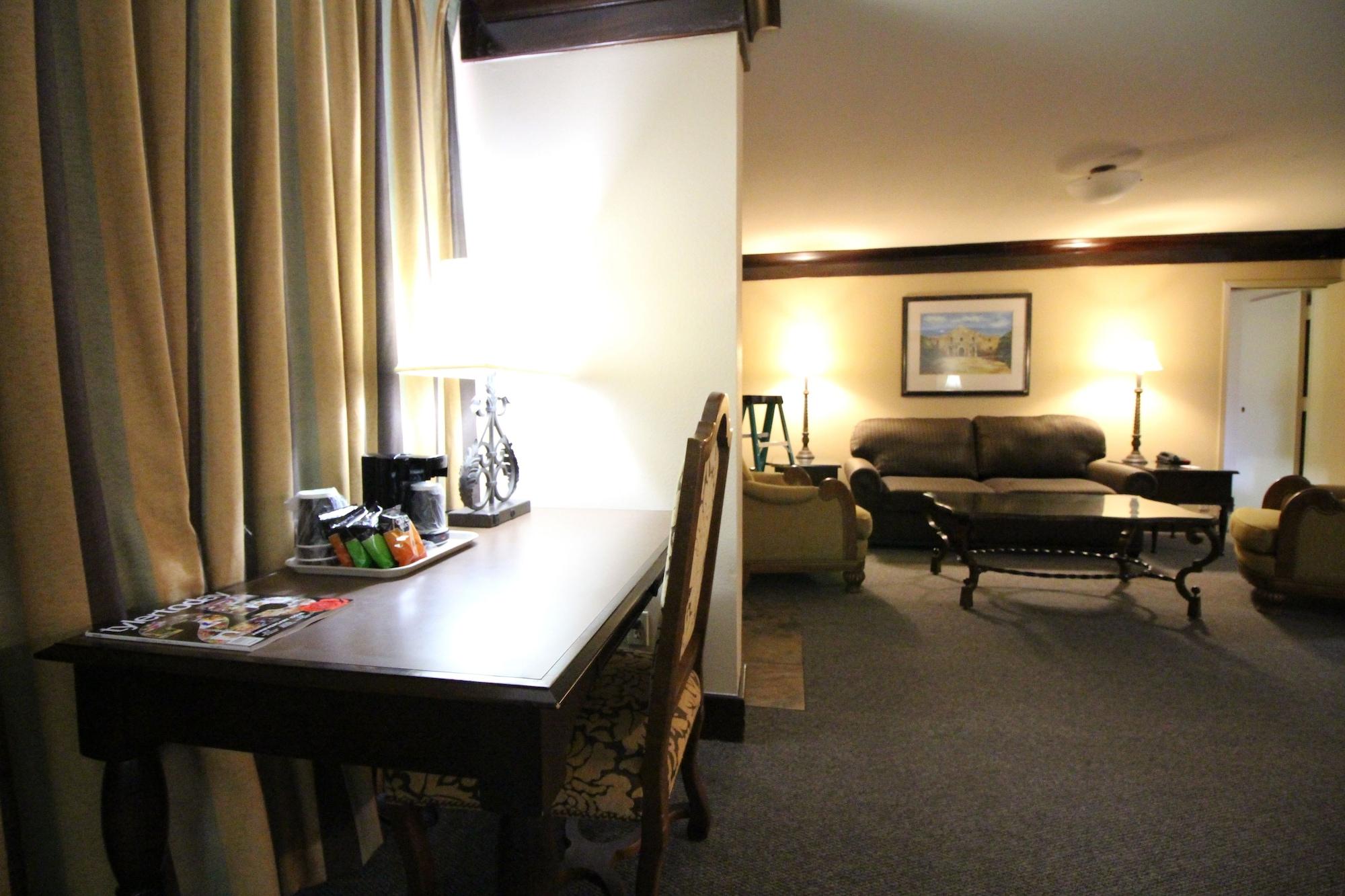 Magnuson Grand Hotel And Conference Center Tyler Bagian luar foto