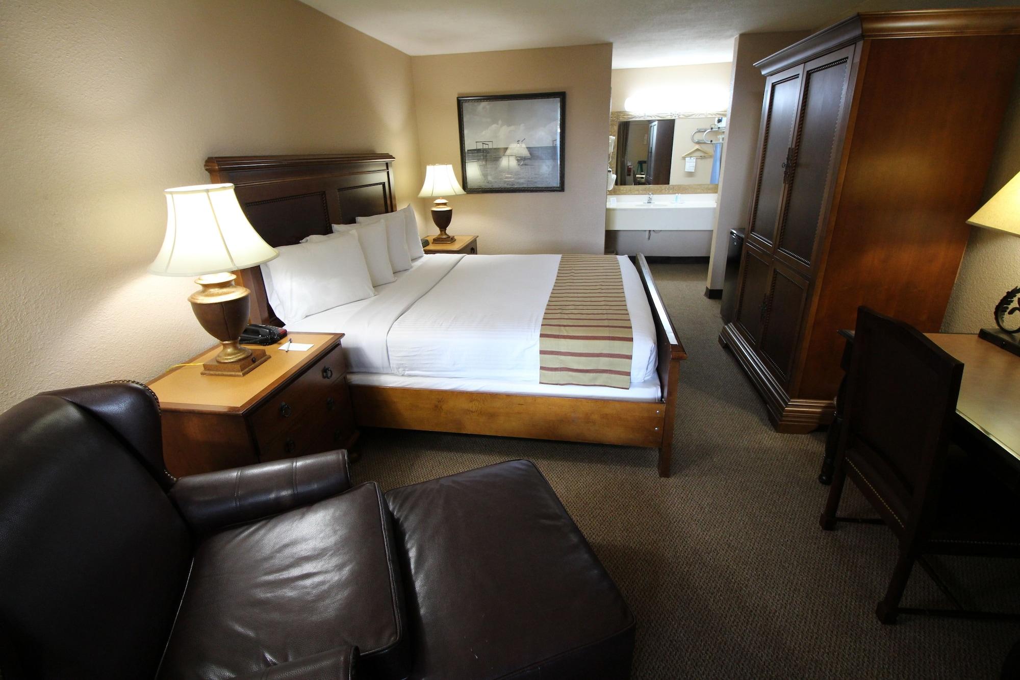 Magnuson Grand Hotel And Conference Center Tyler Bagian luar foto