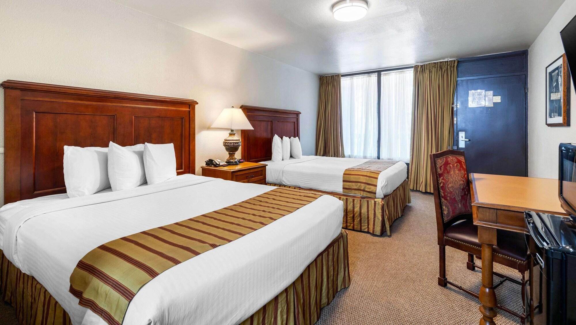 Magnuson Grand Hotel And Conference Center Tyler Bagian luar foto