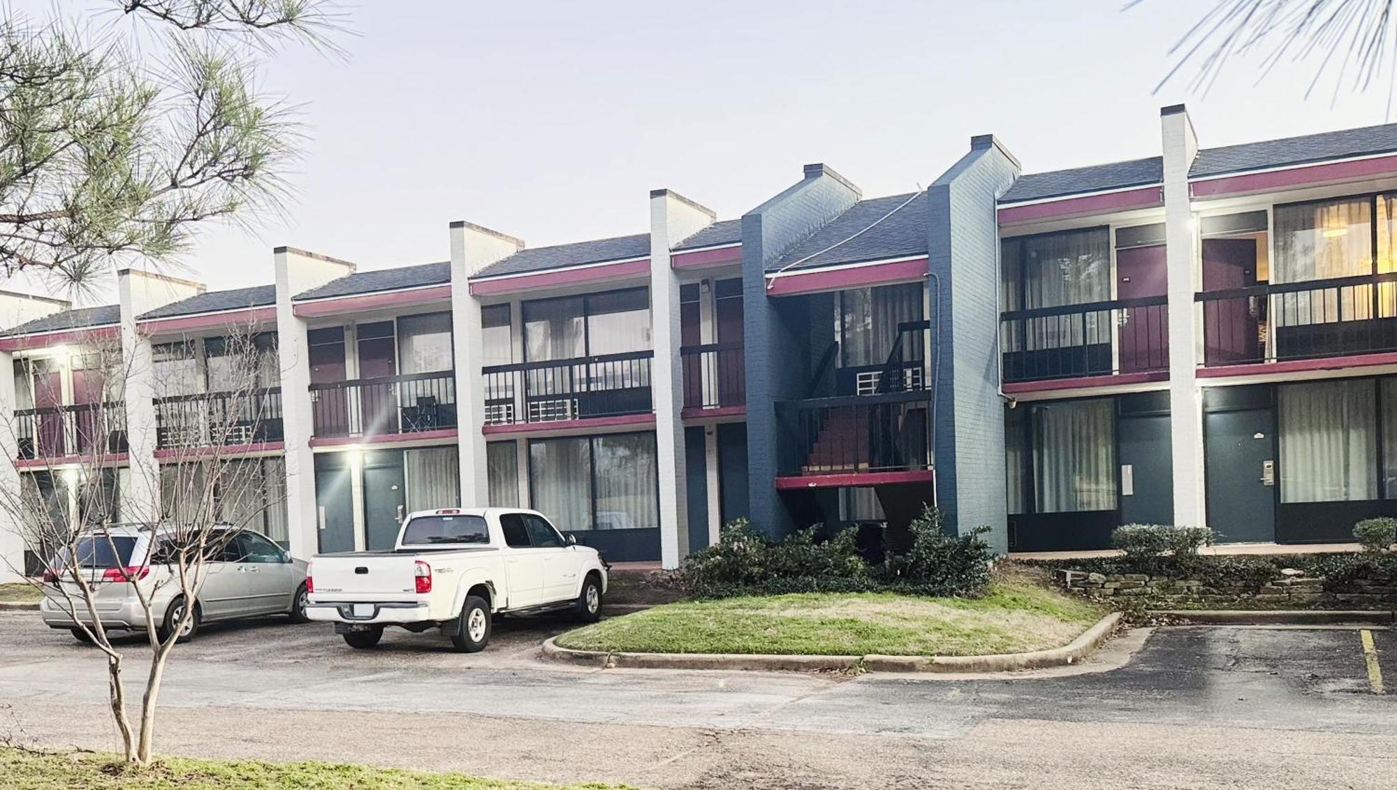 Magnuson Grand Hotel And Conference Center Tyler Bagian luar foto