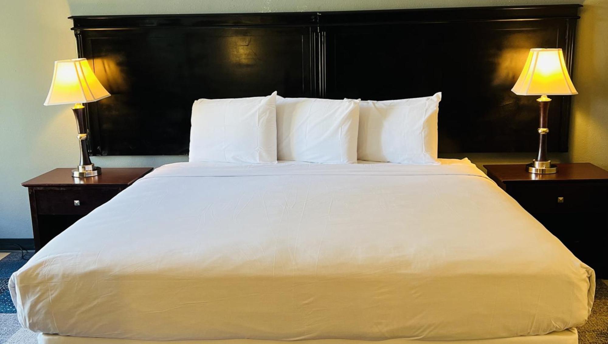 Magnuson Grand Hotel And Conference Center Tyler Bagian luar foto