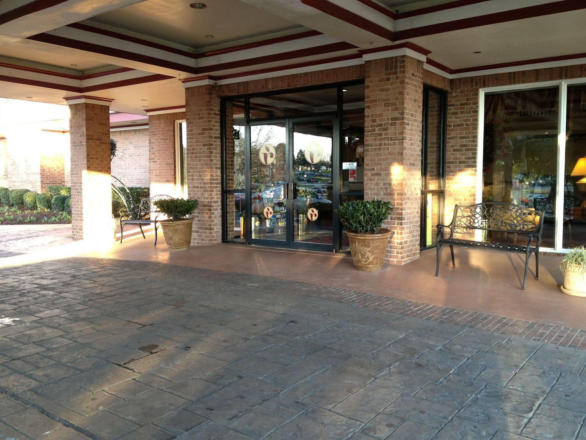 Magnuson Grand Hotel And Conference Center Tyler Bagian luar foto