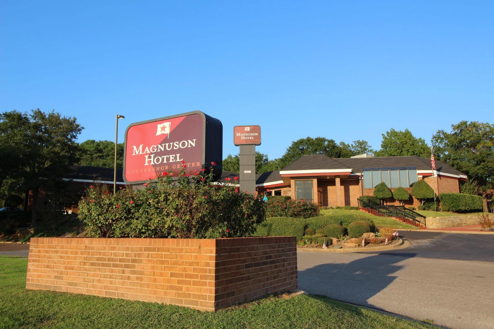 Magnuson Grand Hotel And Conference Center Tyler Bagian luar foto