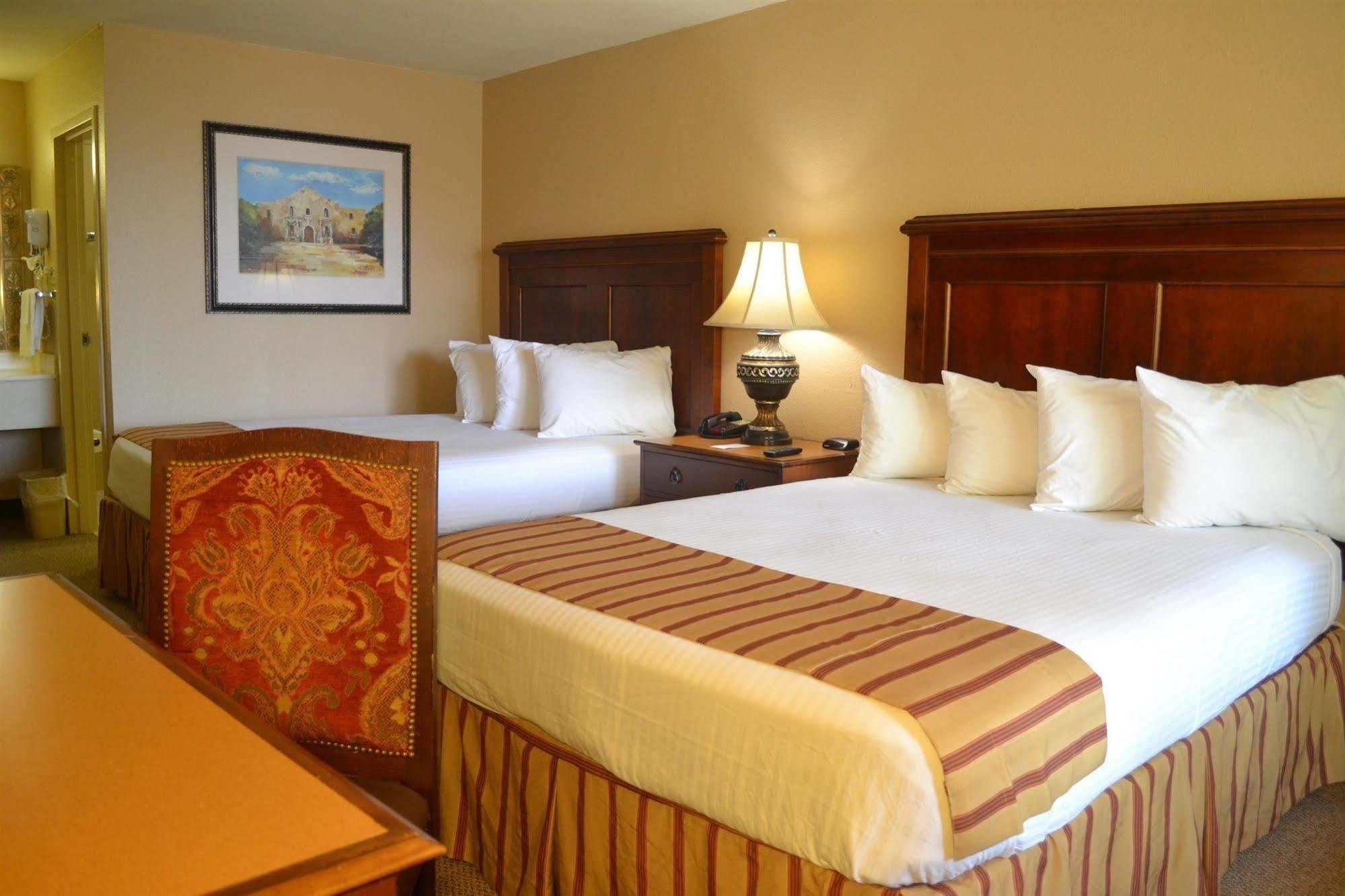 Magnuson Grand Hotel And Conference Center Tyler Bagian luar foto